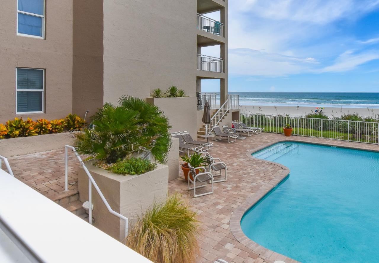 Beachfront Palm House - Walk Right Out To The Pool Access - Ph1b Apartment New Smyrna Beach