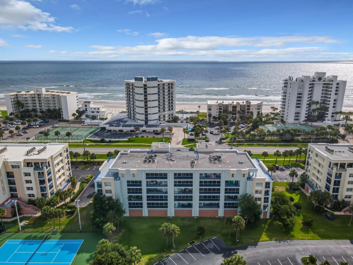 Apartment Take In These Beautiful Views Of The Ocean In Gorgeous 22 Condo. Ow1-302