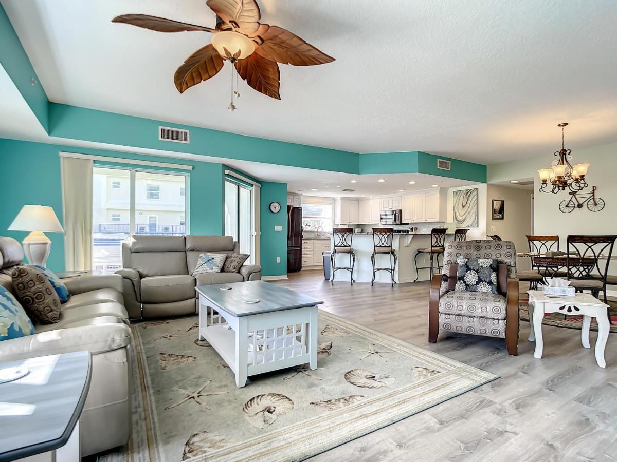 Apartment Gorgeous Oceanwalk On The Corner With Superb Views Of The Ocean. Ow1-201 *
