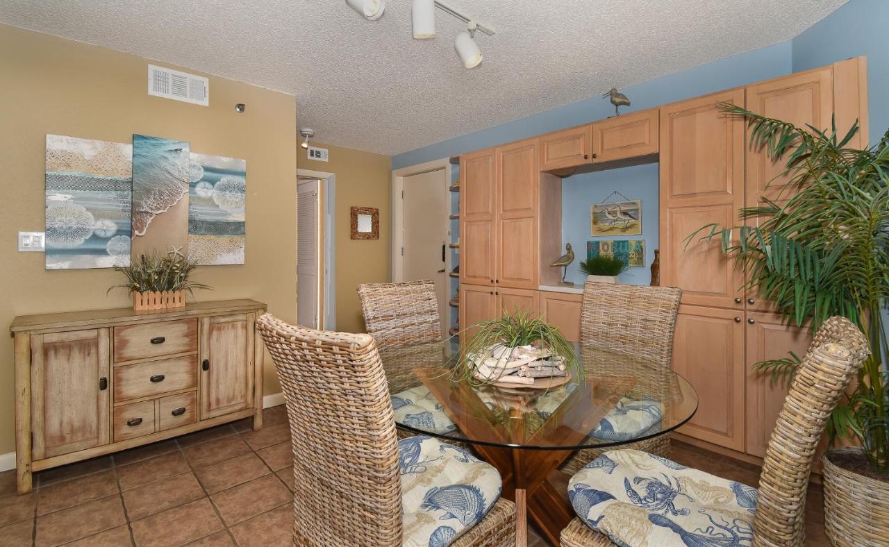 Beachfront Palm House - Walk Right Out To The Pool Access - Ph1b New Smyrna Beach
