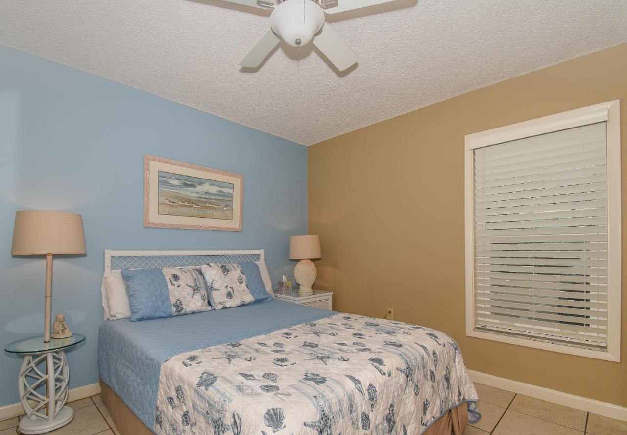 Beachfront Palm House - Walk Right Out To The Pool Access - Ph1b