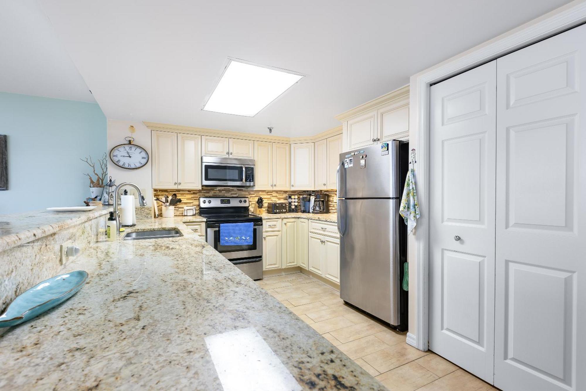Oceanfront Corner Unit At Chadham-by-the-sea Car Free Ch210 Apartment New Smyrna Beach