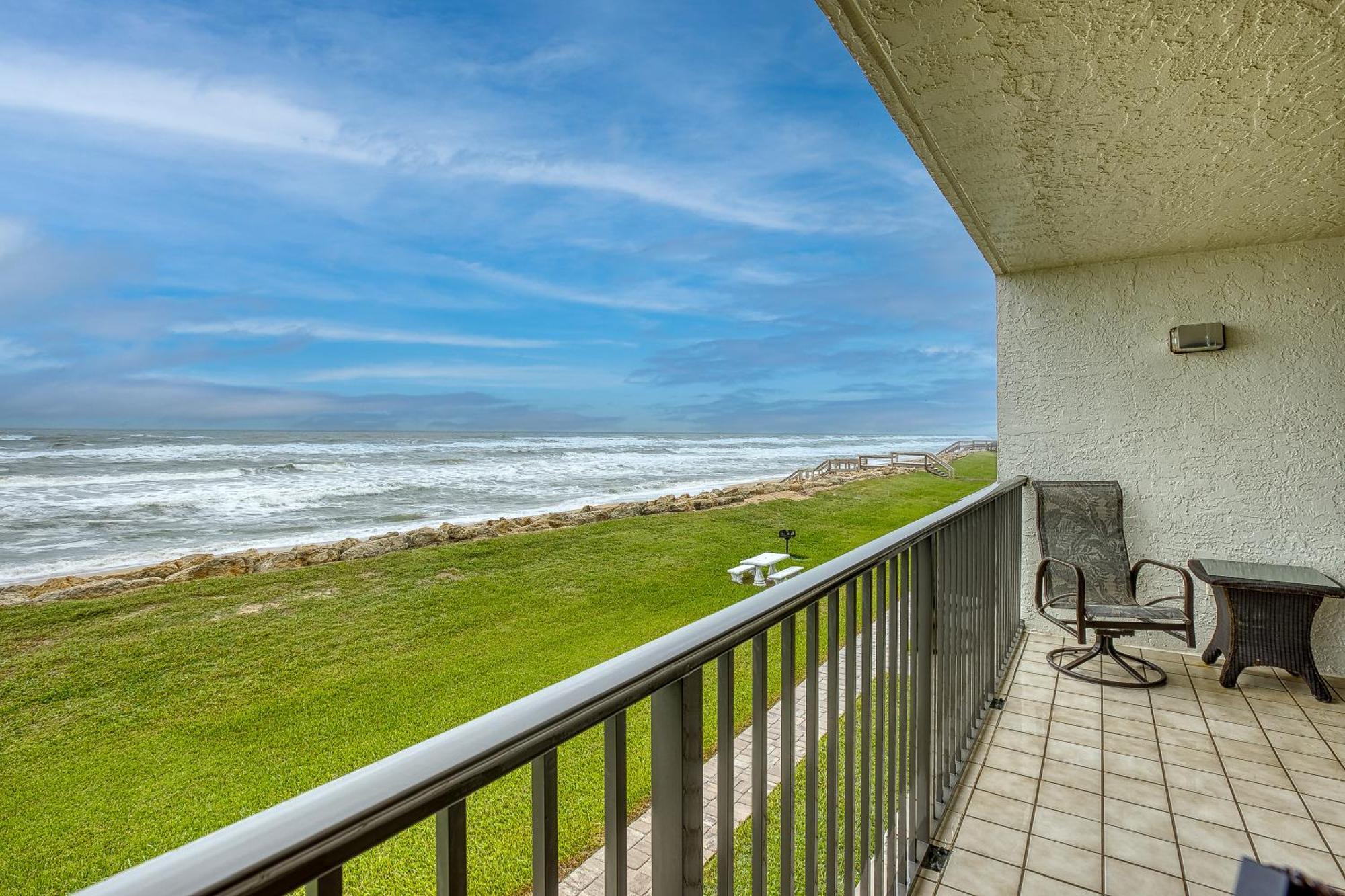 Oceanfront Corner Unit At Chadham-by-the-sea Car Free Ch210 Apartment *