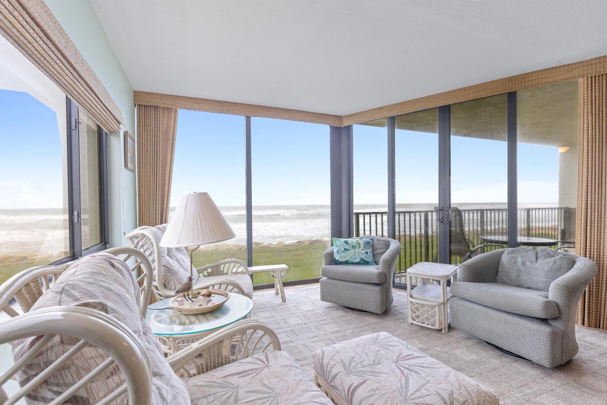Oceanfront Corner Unit At Chadham-by-the-sea Car Free Ch210 Apartment New Smyrna Beach
