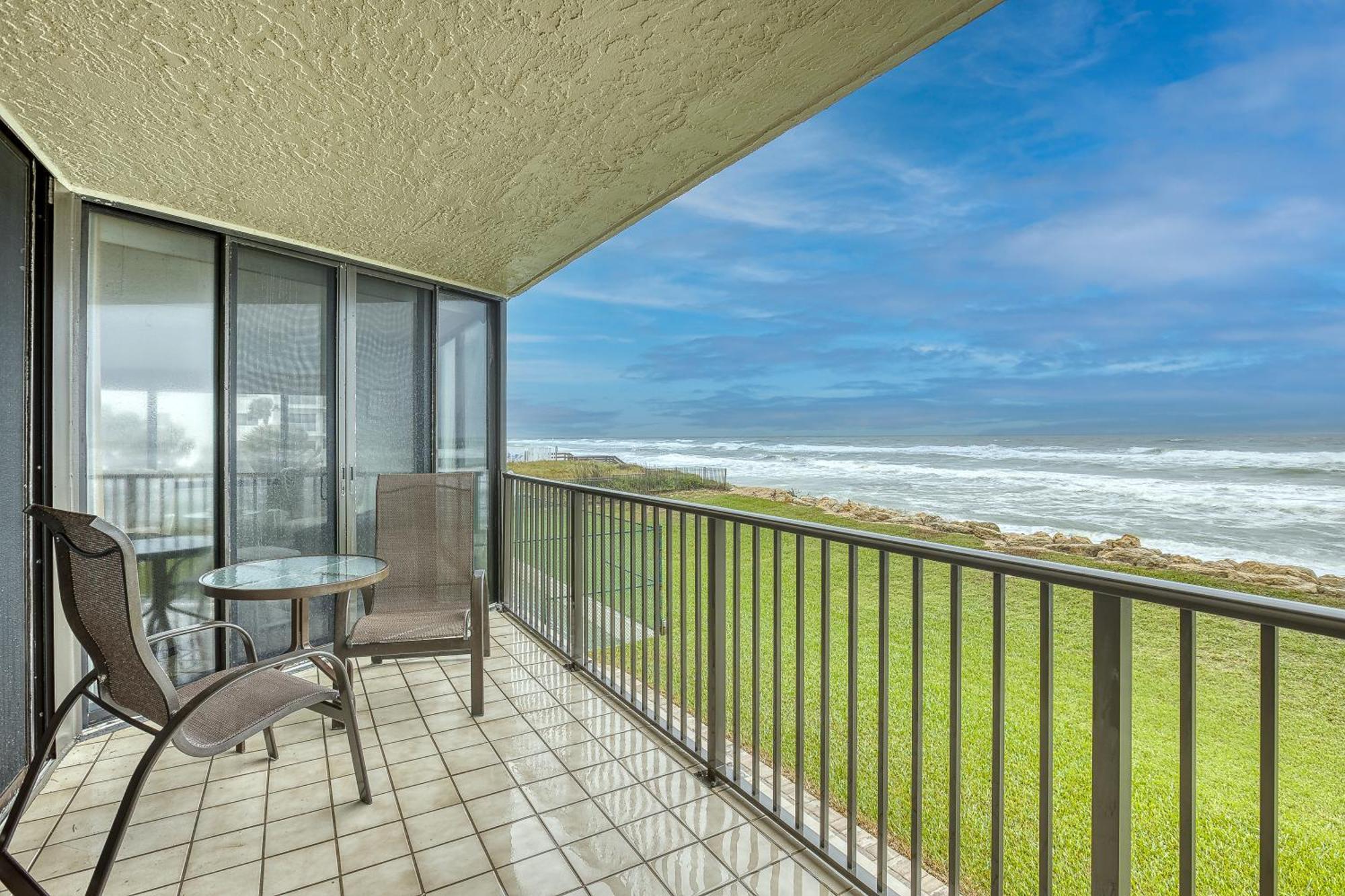 Oceanfront Corner Unit At Chadham-by-the-sea Car Free Ch210 New Smyrna Beach