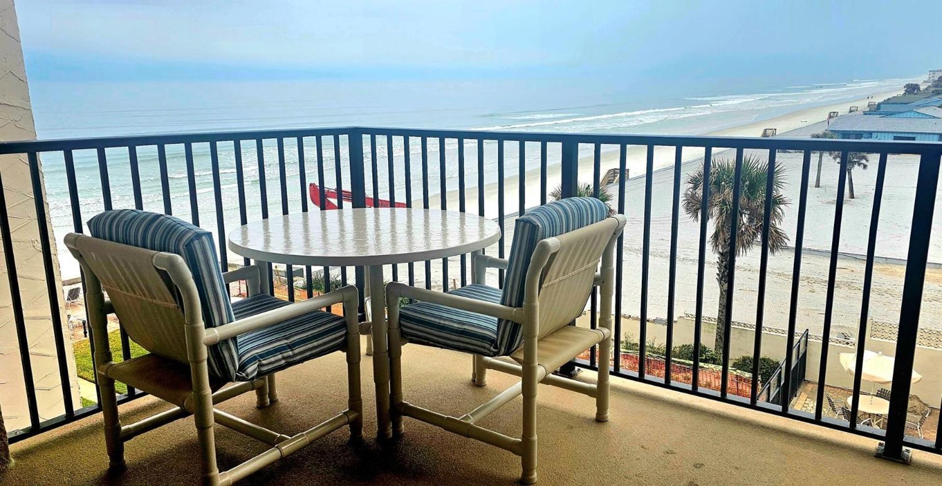 410 - Fourth Floor 1/1 Sleeps 2 New Smyrna Beach