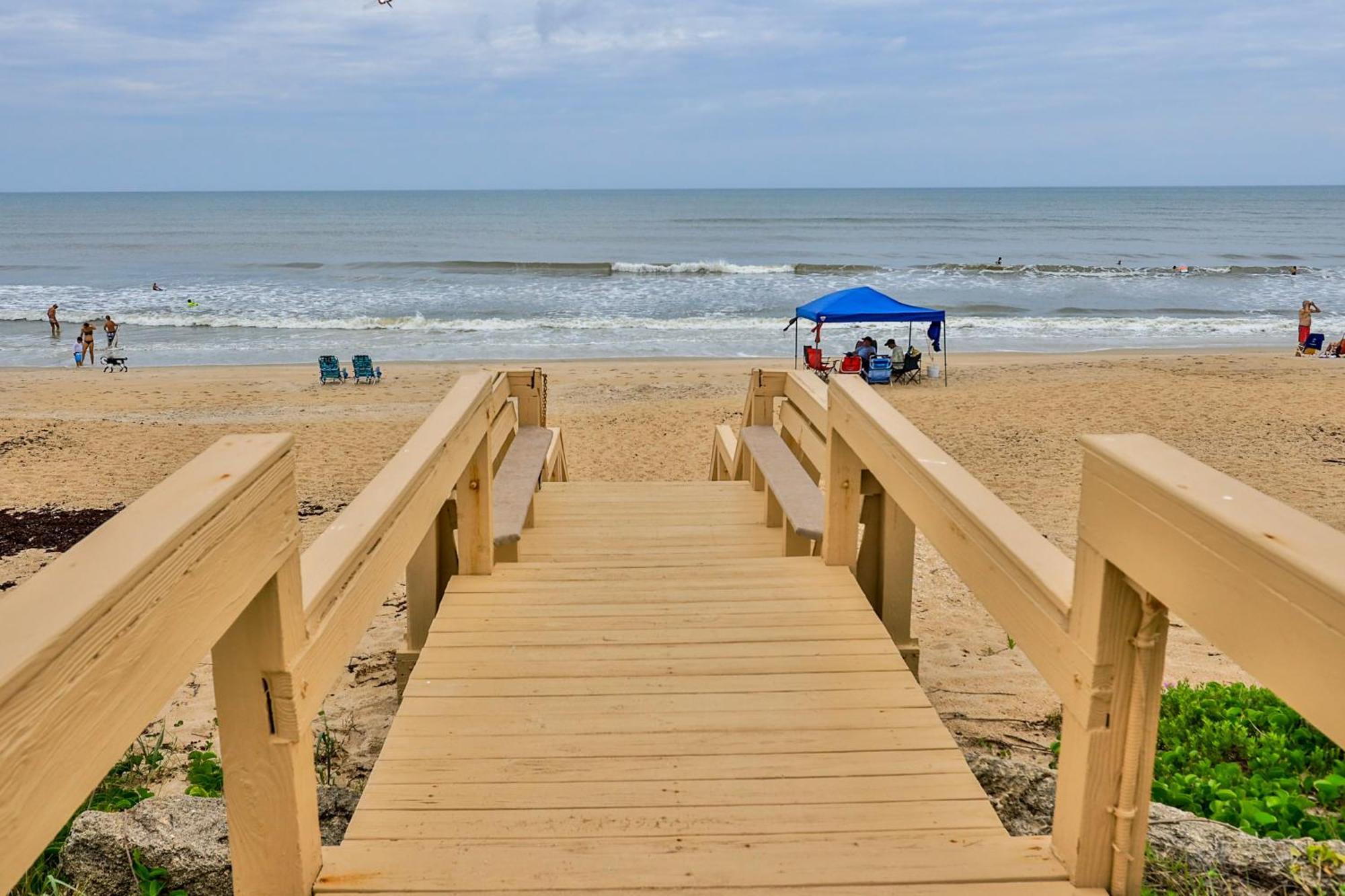 Oceanfront Corner Unit At Chadham-by-the-sea Car Free Ch210 Apartment *