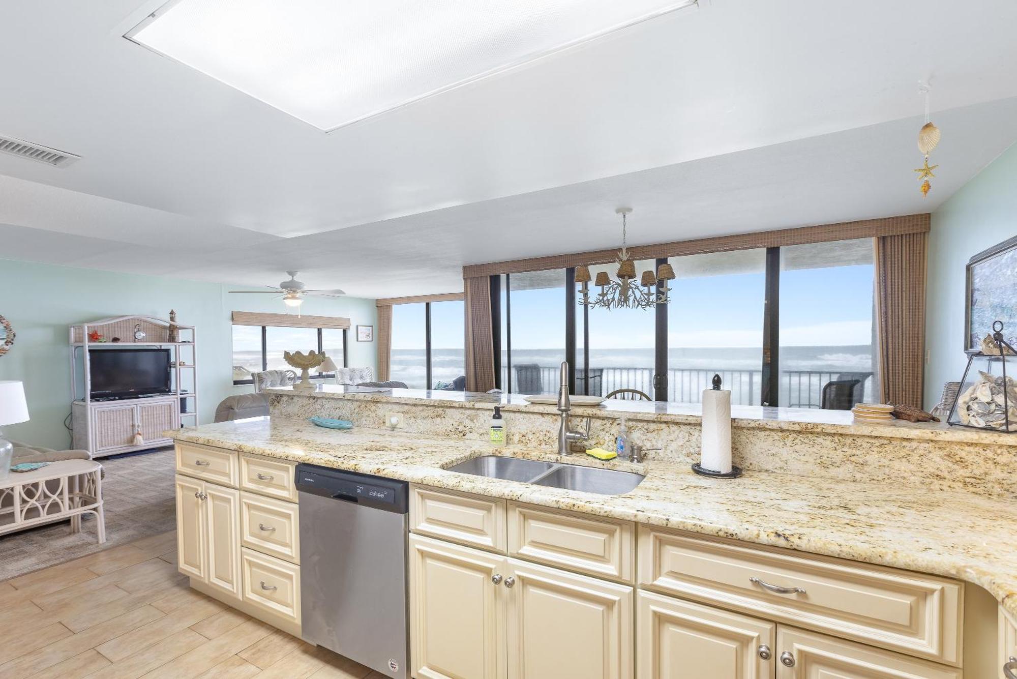Apartment Oceanfront Corner Unit At Chadham-by-the-sea Car Free Ch210 New Smyrna Beach