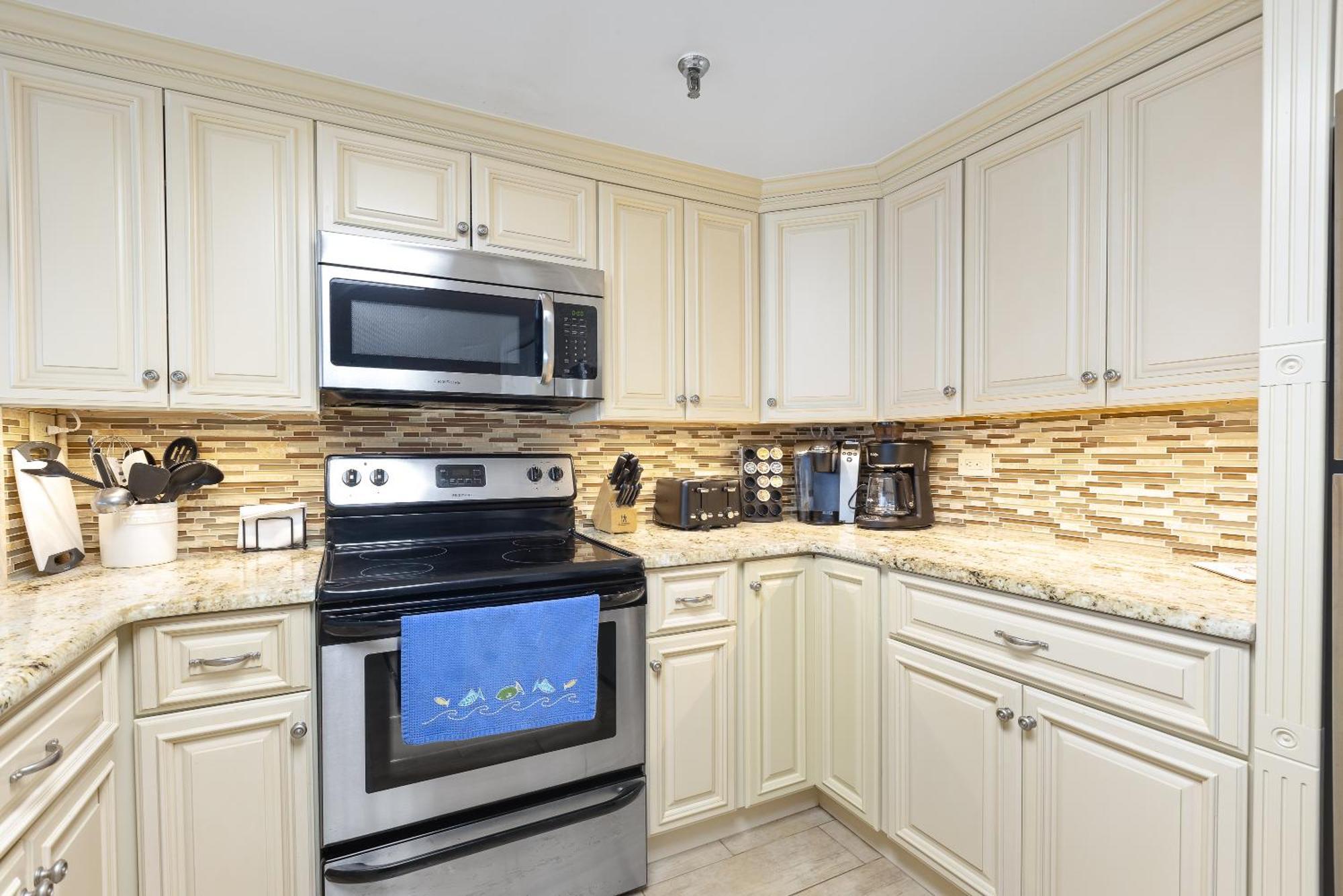 Oceanfront Corner Unit At Chadham-by-the-sea Car Free Ch210 *
