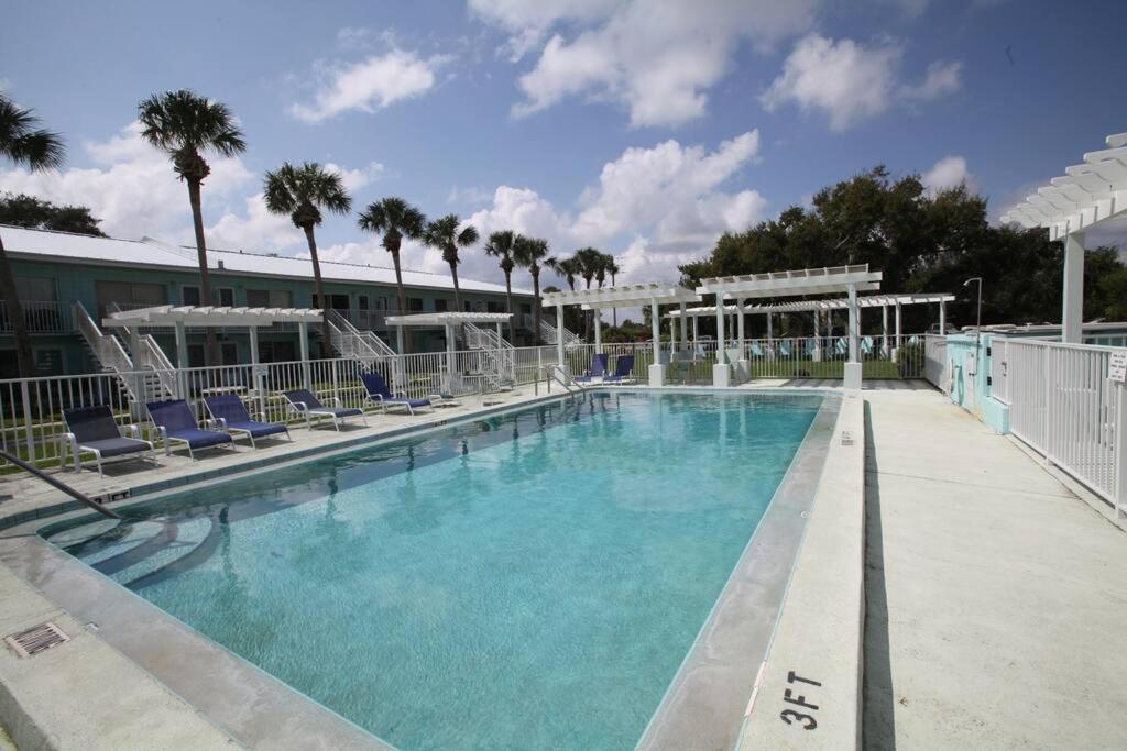 Apartment The Dancing Turtle @ Coronado Arms New Smyrna Beach