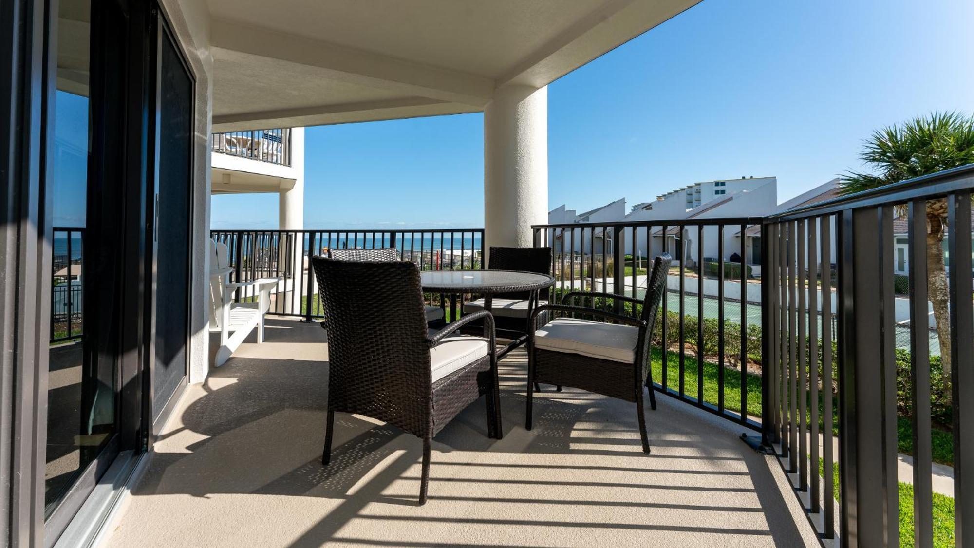Holiday home Enjoy The Balcony With An Ocean View Located On The No-drive Beach! New Smyrna Beach