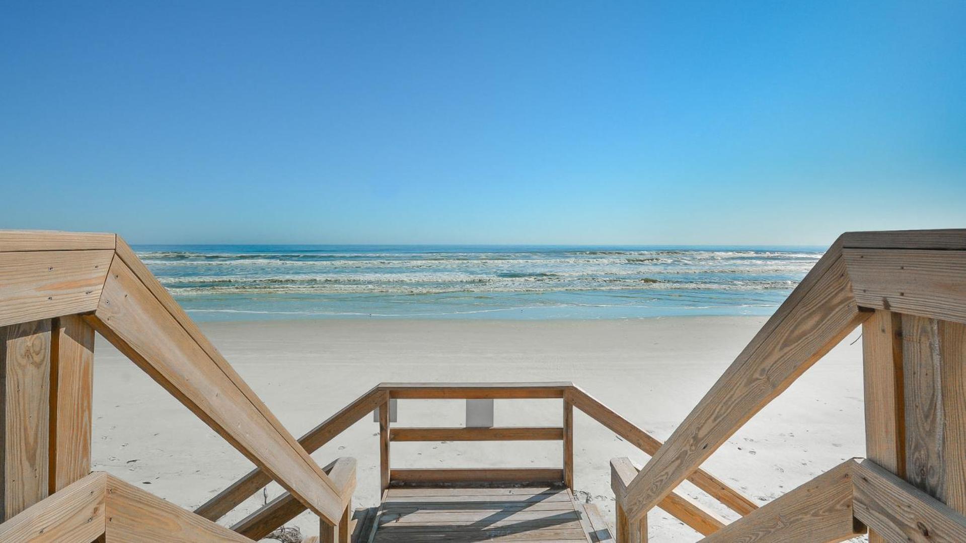 Floor Ocean And Pool Views Located On No-drive With 2 Complex Pools *