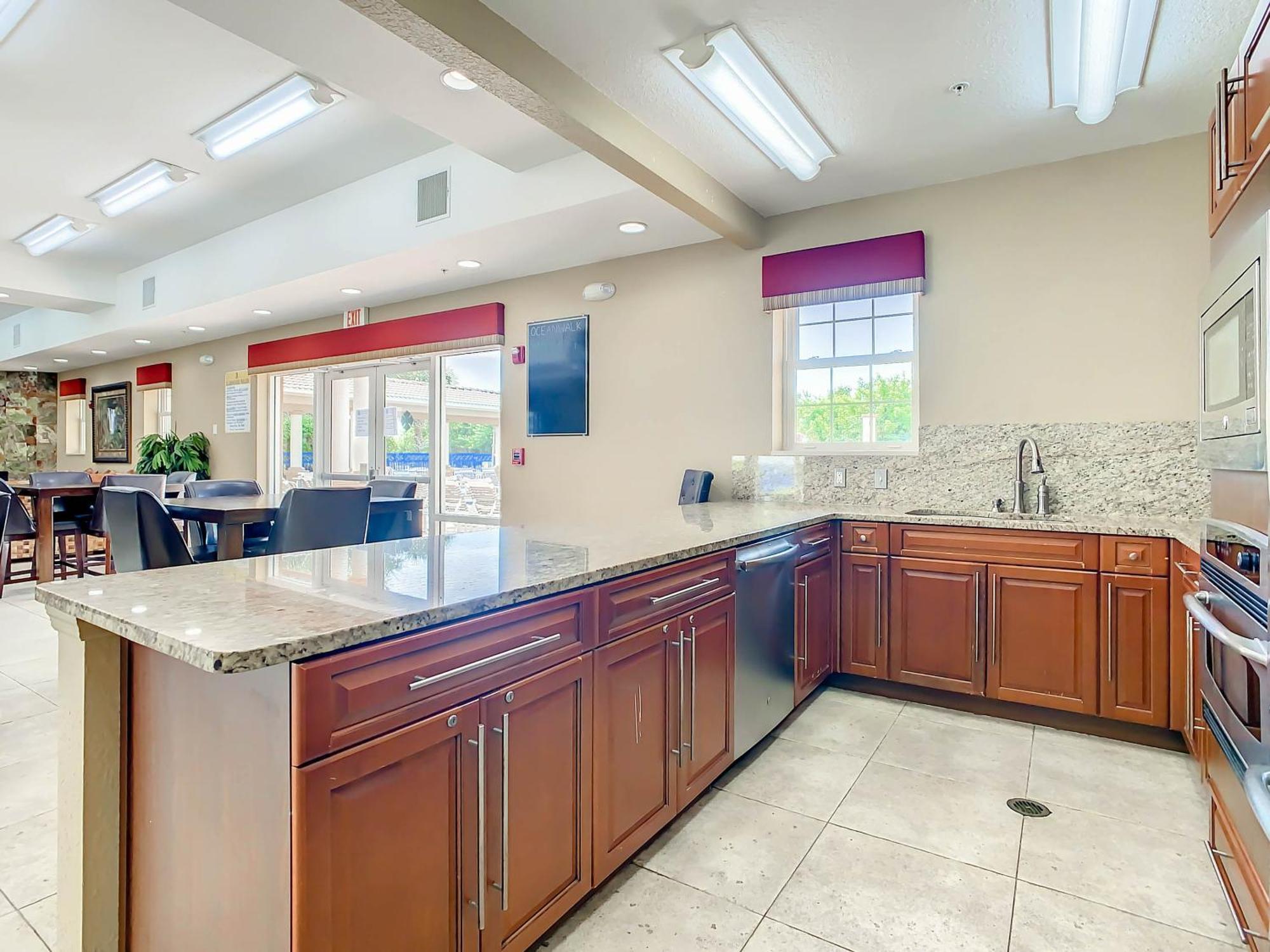 Take In These Beautiful Views Of The Ocean In Gorgeous 22 Condo. Ow1-302 New Smyrna Beach