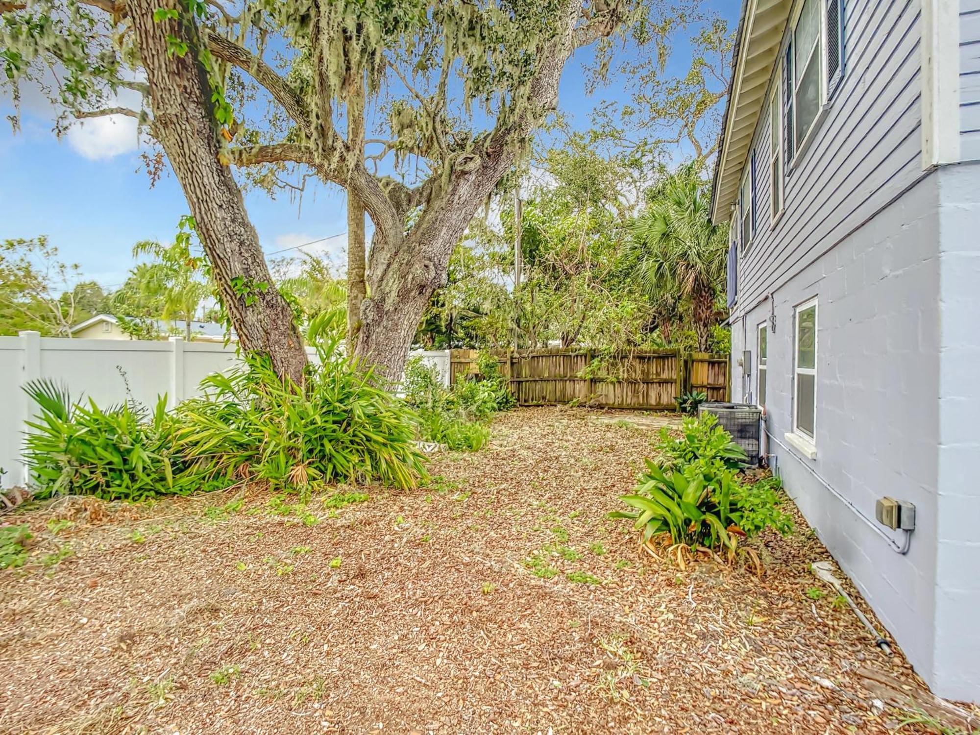 Charming Carriage House Near Historic Canal Street Minutes To The Holiday home *