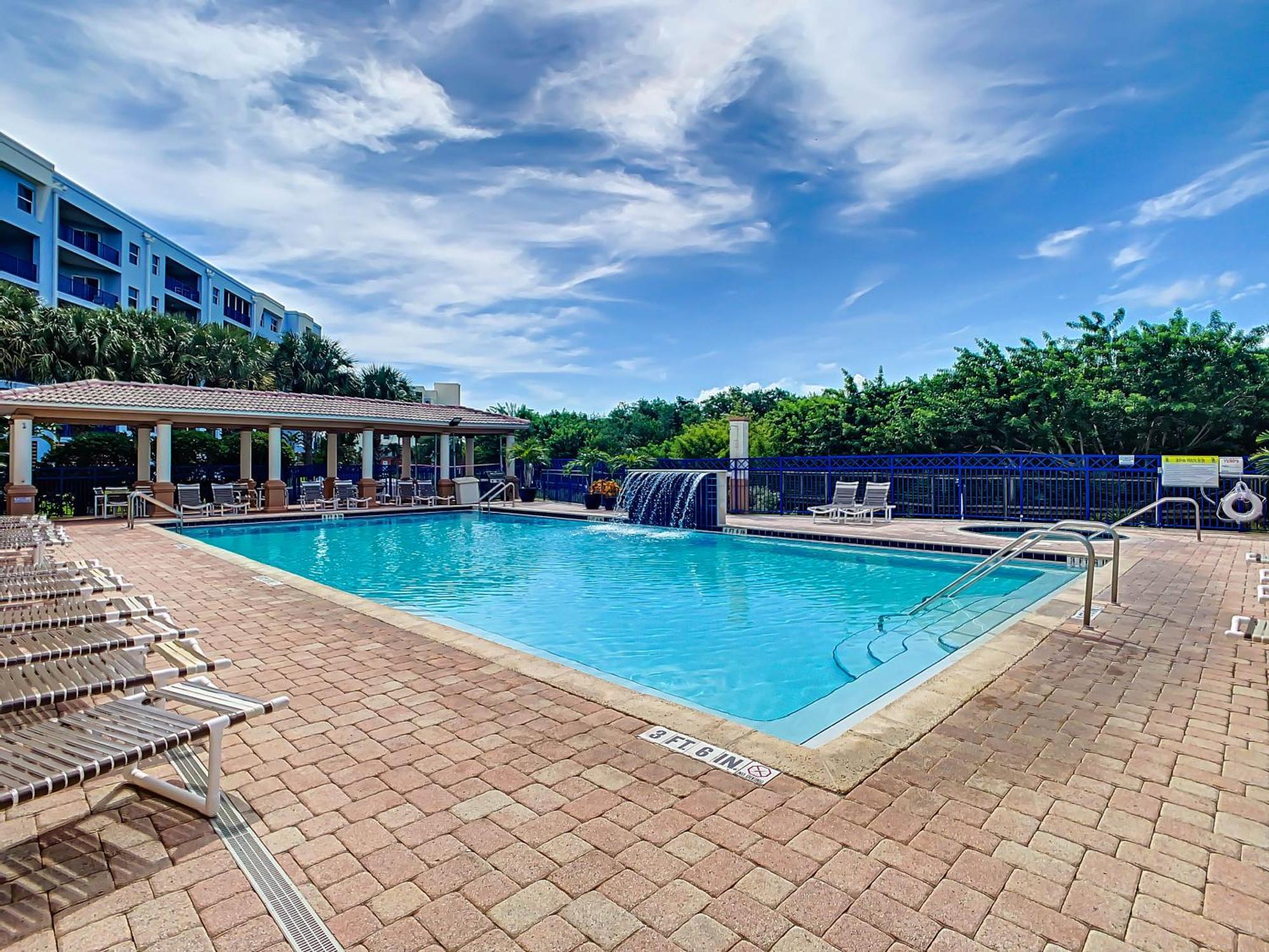 Take In These Beautiful Views Of The Ocean In Gorgeous 22 Condo. Ow1-302 New Smyrna Beach