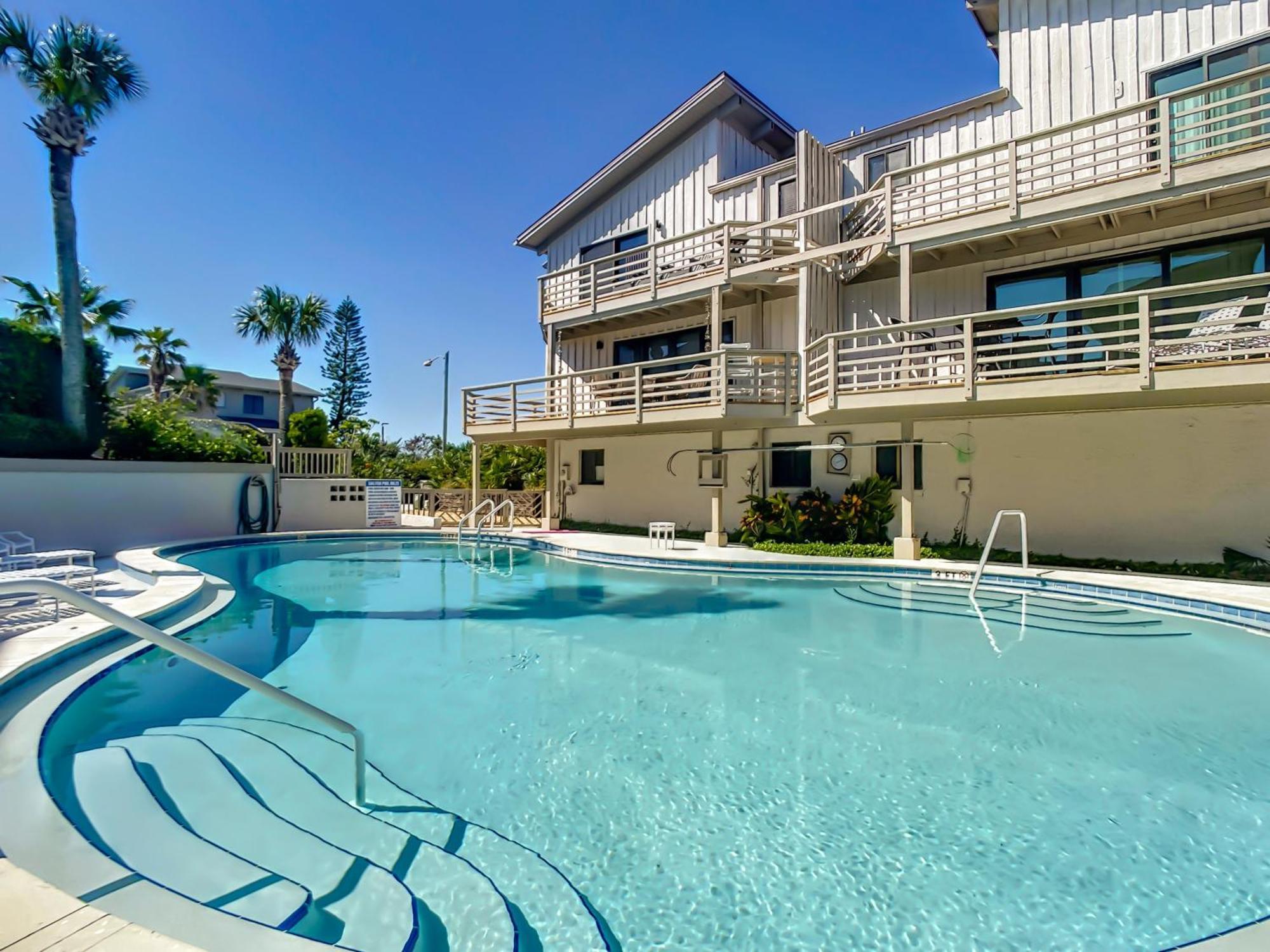 Beachfront With Large Deck Pool Sea Dunes Sailfish A2 *