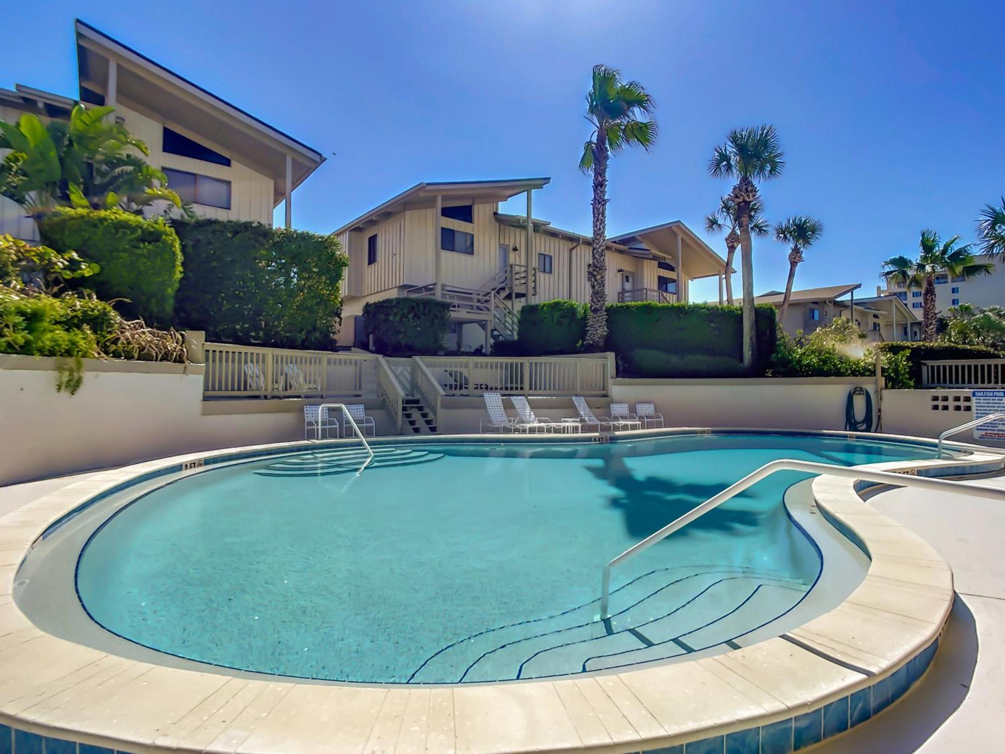 Apartment Beachfront With Large Deck Pool Sea Dunes Sailfish A2 *