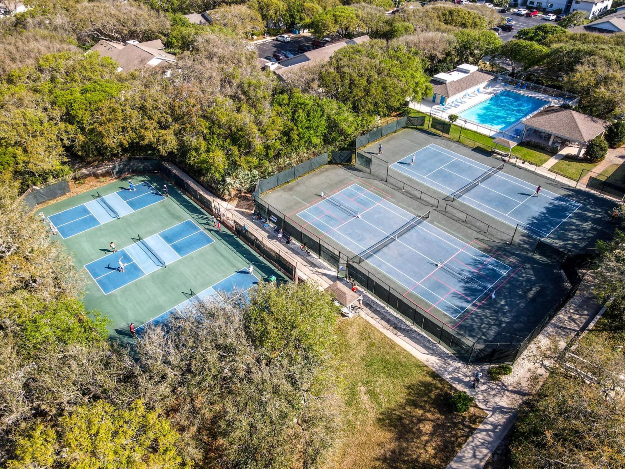 Tastefully Decorated Sea Woods - Near Access, Shopping & Dining! S4410 Apartment