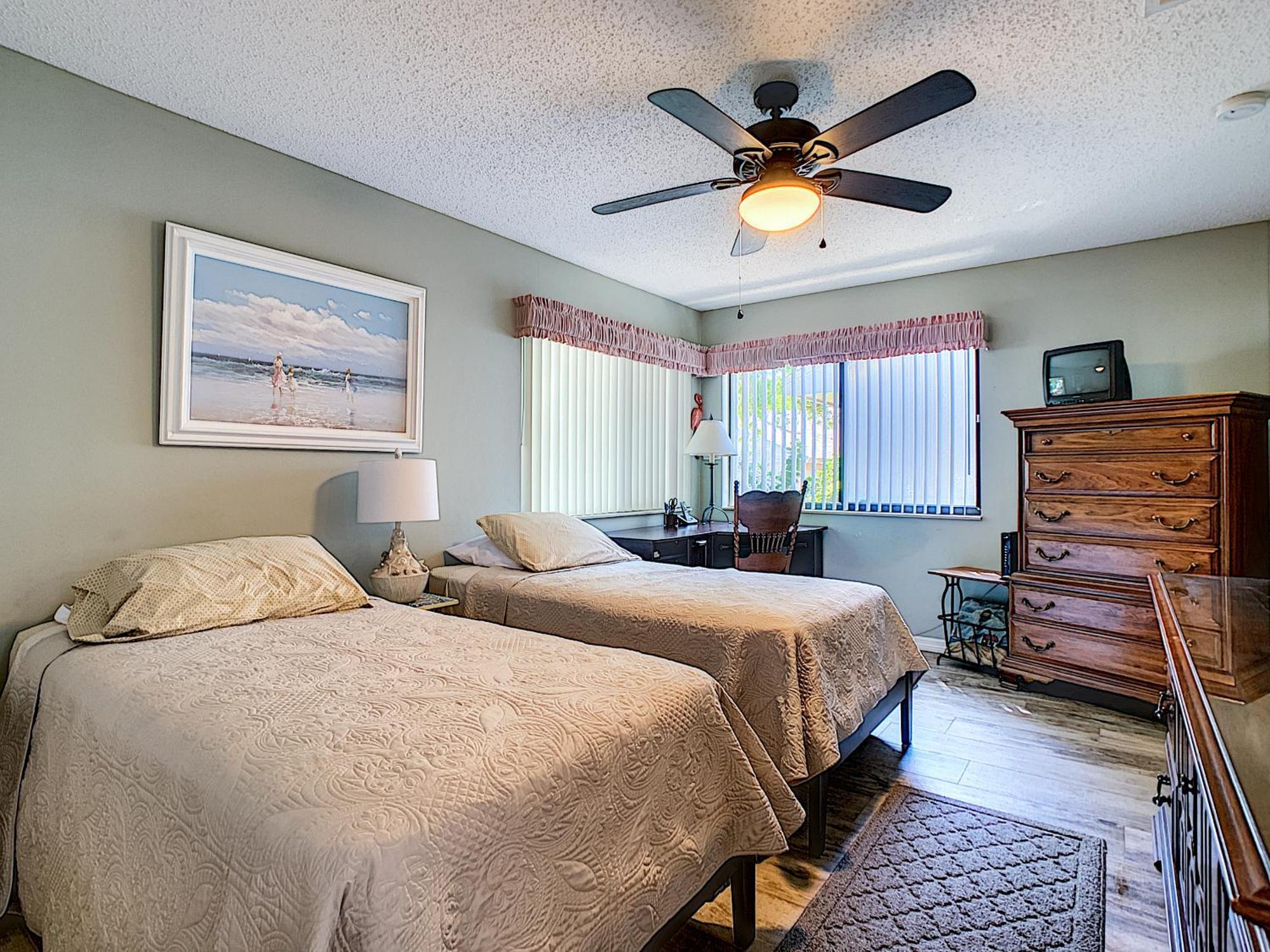 Apartment Tastefully Decorated Sea Woods - Near Access, Shopping & Dining! S4410 *