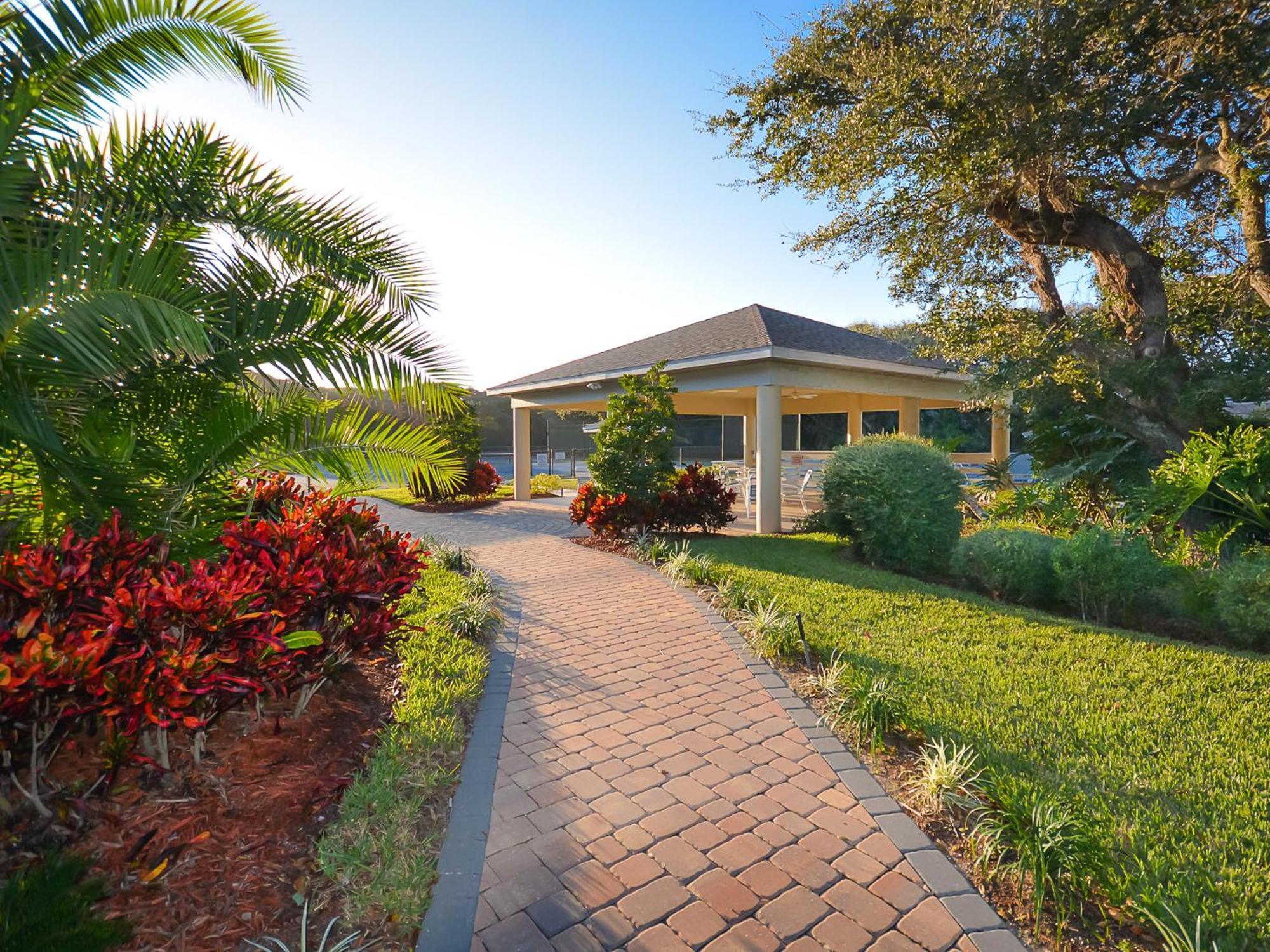 Tastefully Decorated Sea Woods - Near Access, Shopping & Dining! S4410