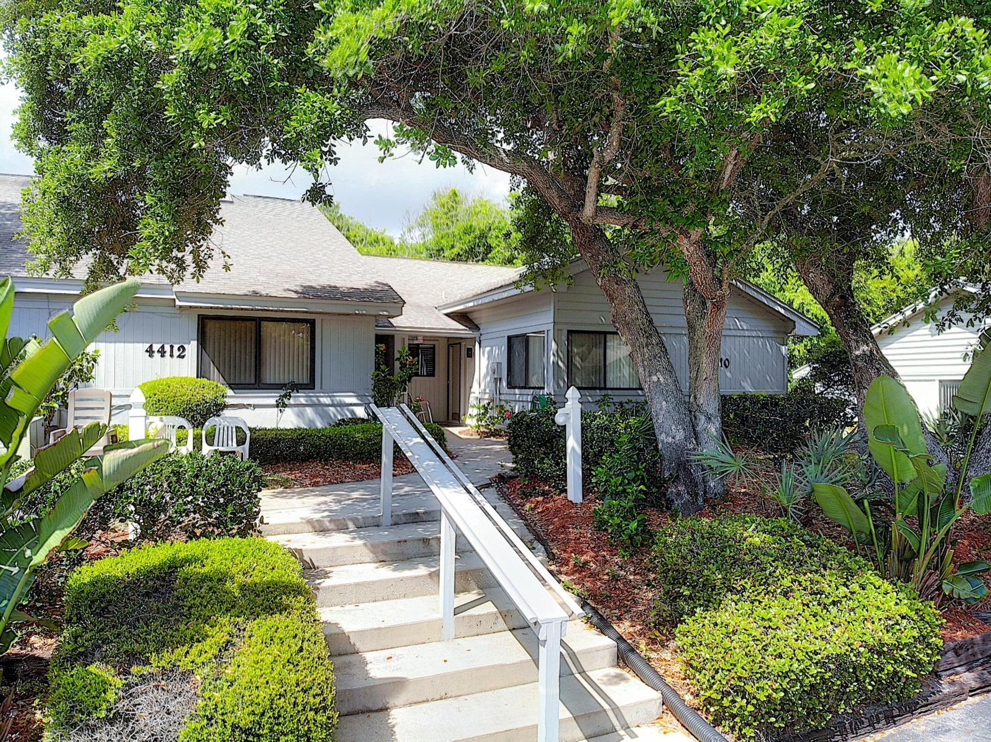 Tastefully Decorated Sea Woods - Near Access, Shopping & Dining! S4410 Apartment New Smyrna Beach
