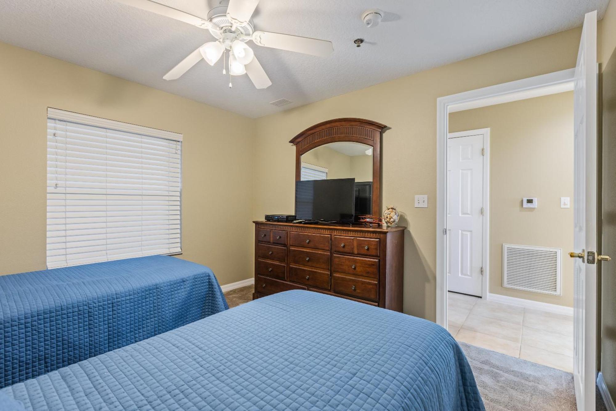Estuary Views Close To Pool Amenities Walk To 9-505 *