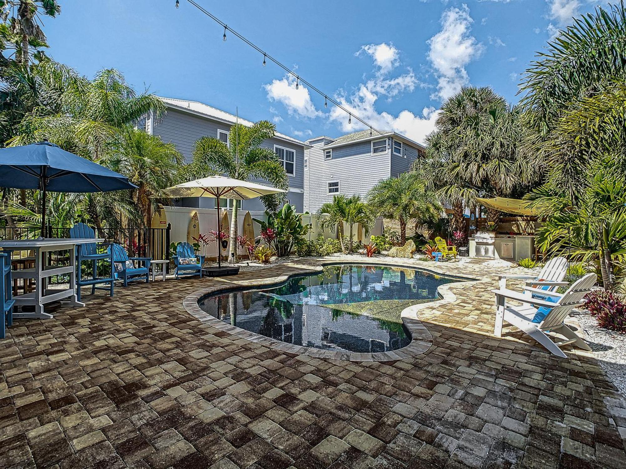 Holiday home Salt Life Pool ~ Ocean Views ~ Walk To Flagler Avenue ~ 604s New Smyrna Beach