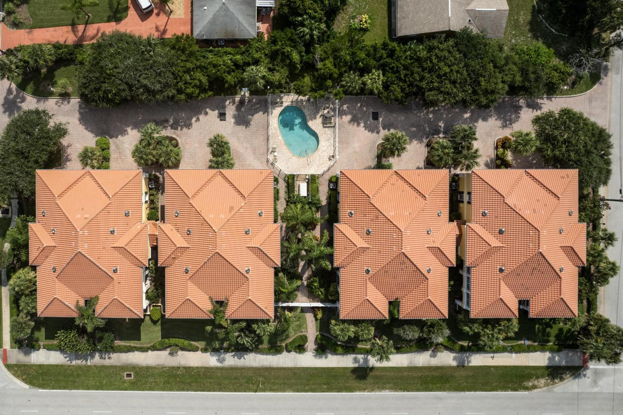 Villa Luxury Cearra Del Ray Townhome Seconds To 2-car Garage *