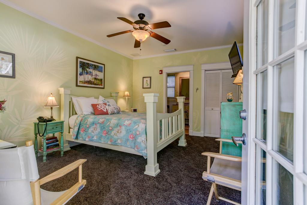 Anchor Nsb Bed & Breakfast