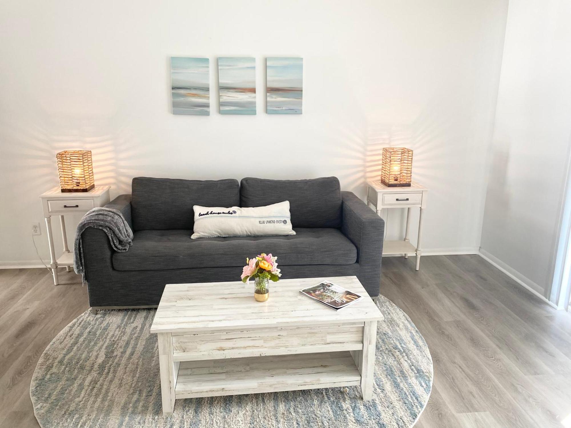 Beachside Serenity Private Balcony With Ocean View, Heated Pool, Bbq, King Bed Apartment