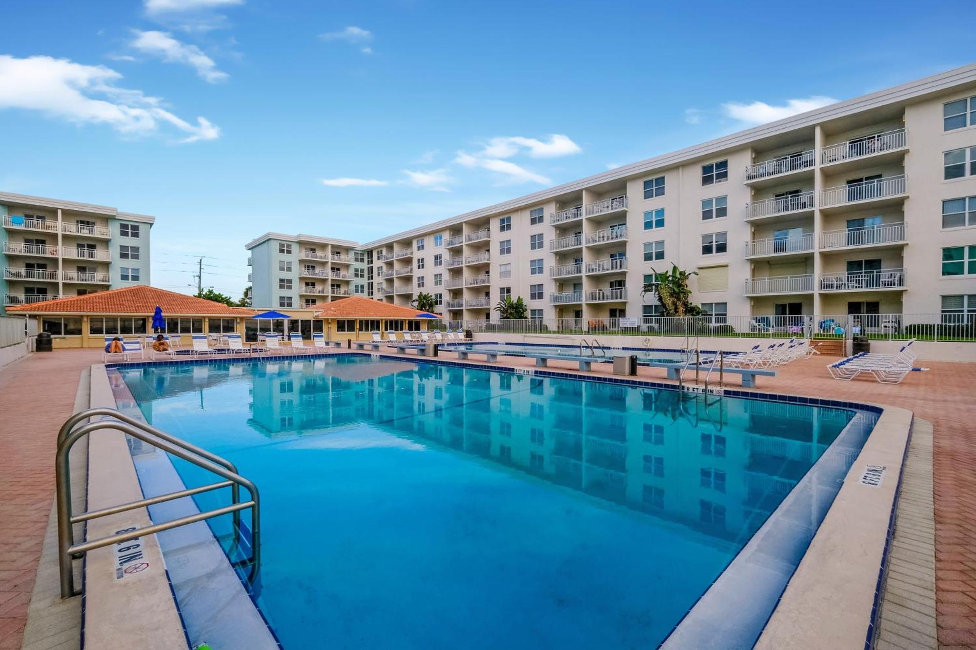 Direct Oceanfront, 2nd Floor View Feels Like Holiday home