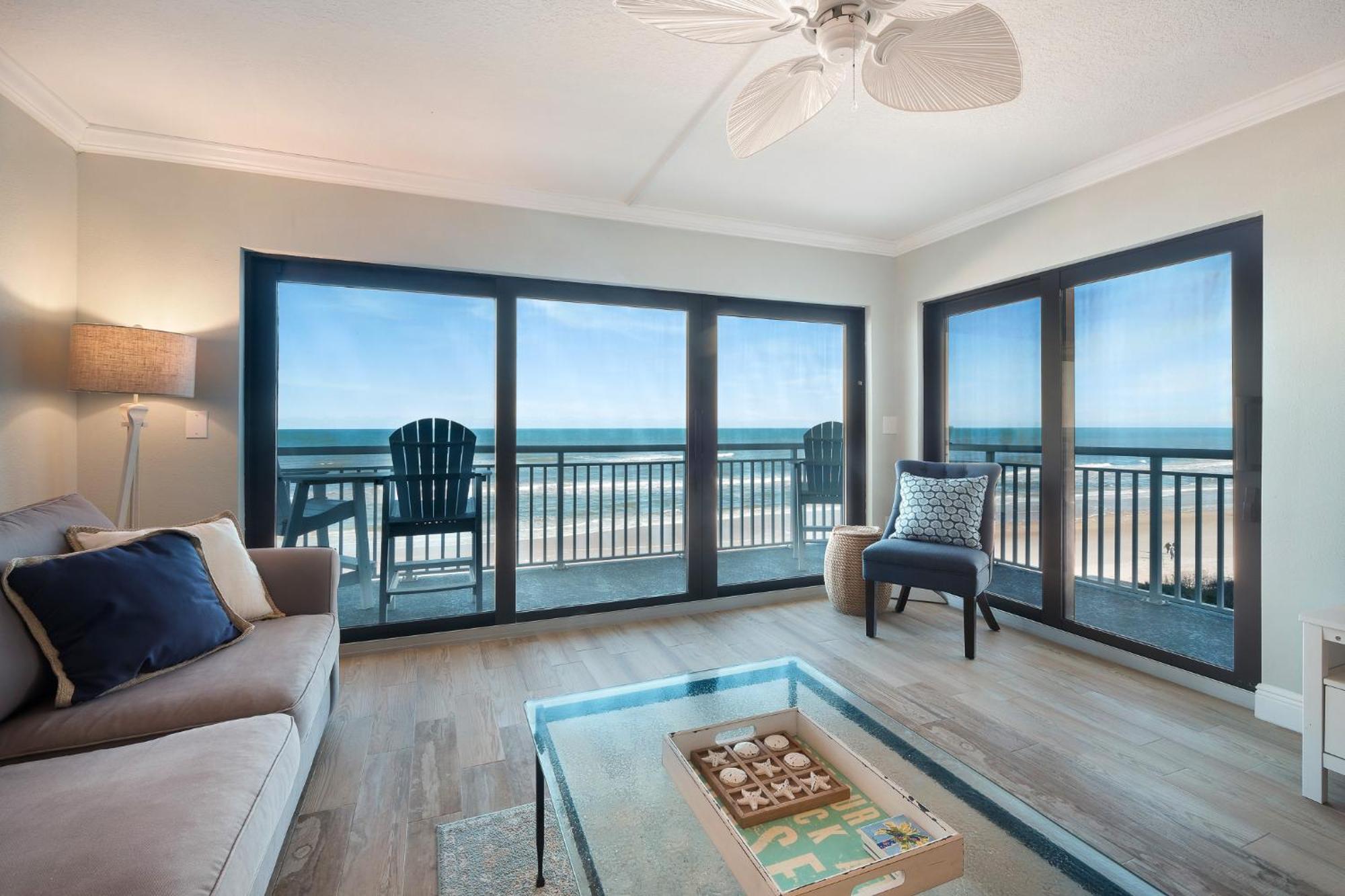 Holiday home Oceanfront With Pool & Access Located On The No-drive Beach! *