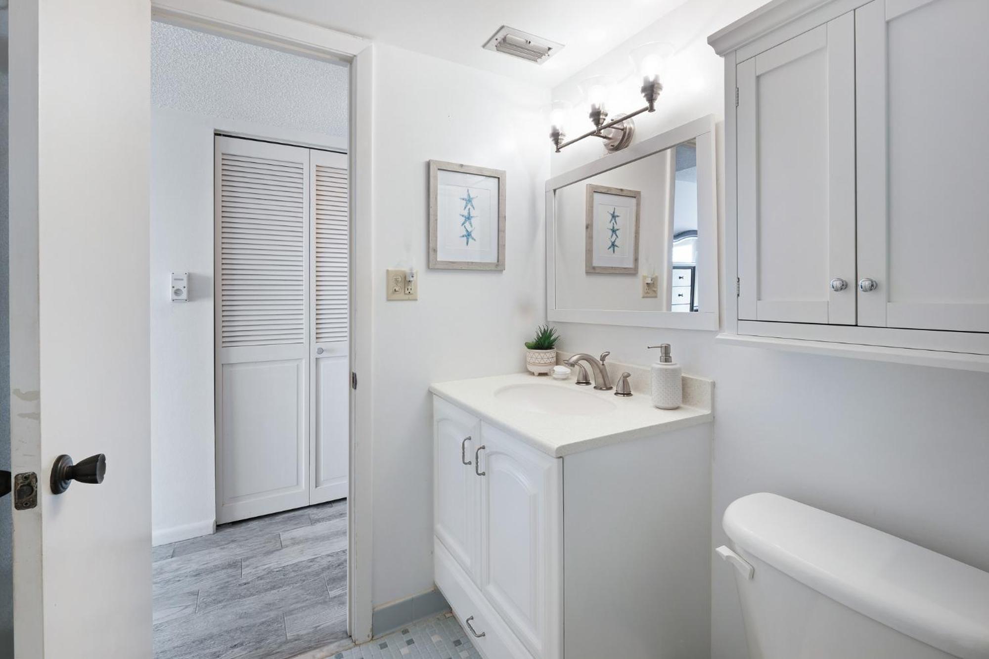 Amazing Views Of The Ocean And Pool From Floor Retreat! *
