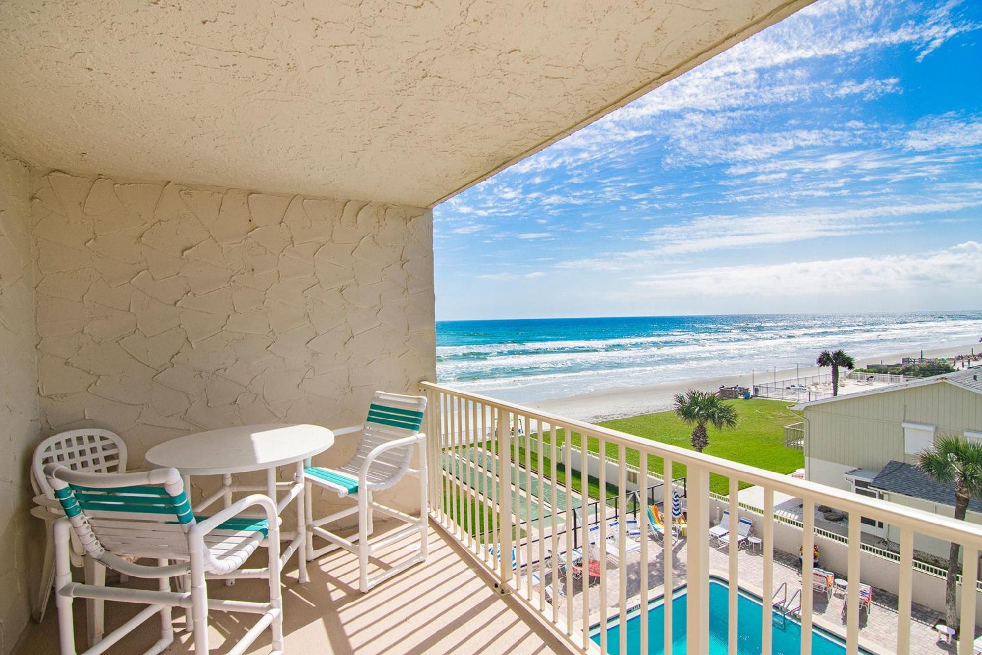 Atlantic Avenue New Smyrna Beach