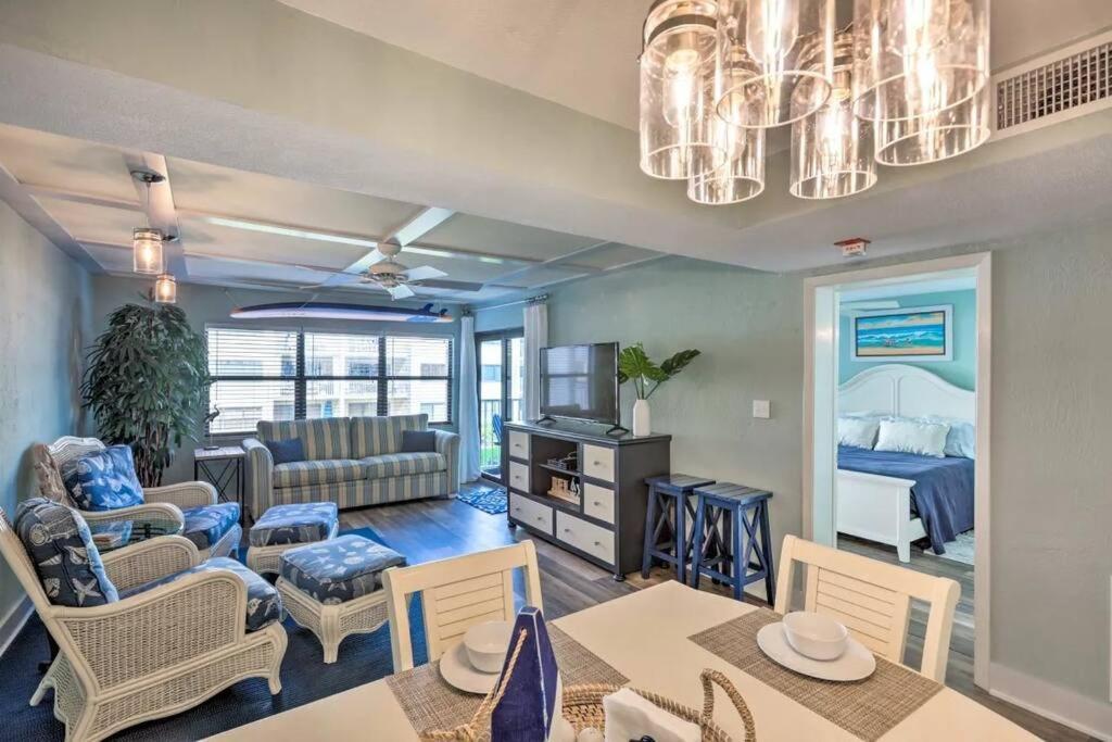 Apartment Bright Beachfront On No-drive New Smyrna Beach