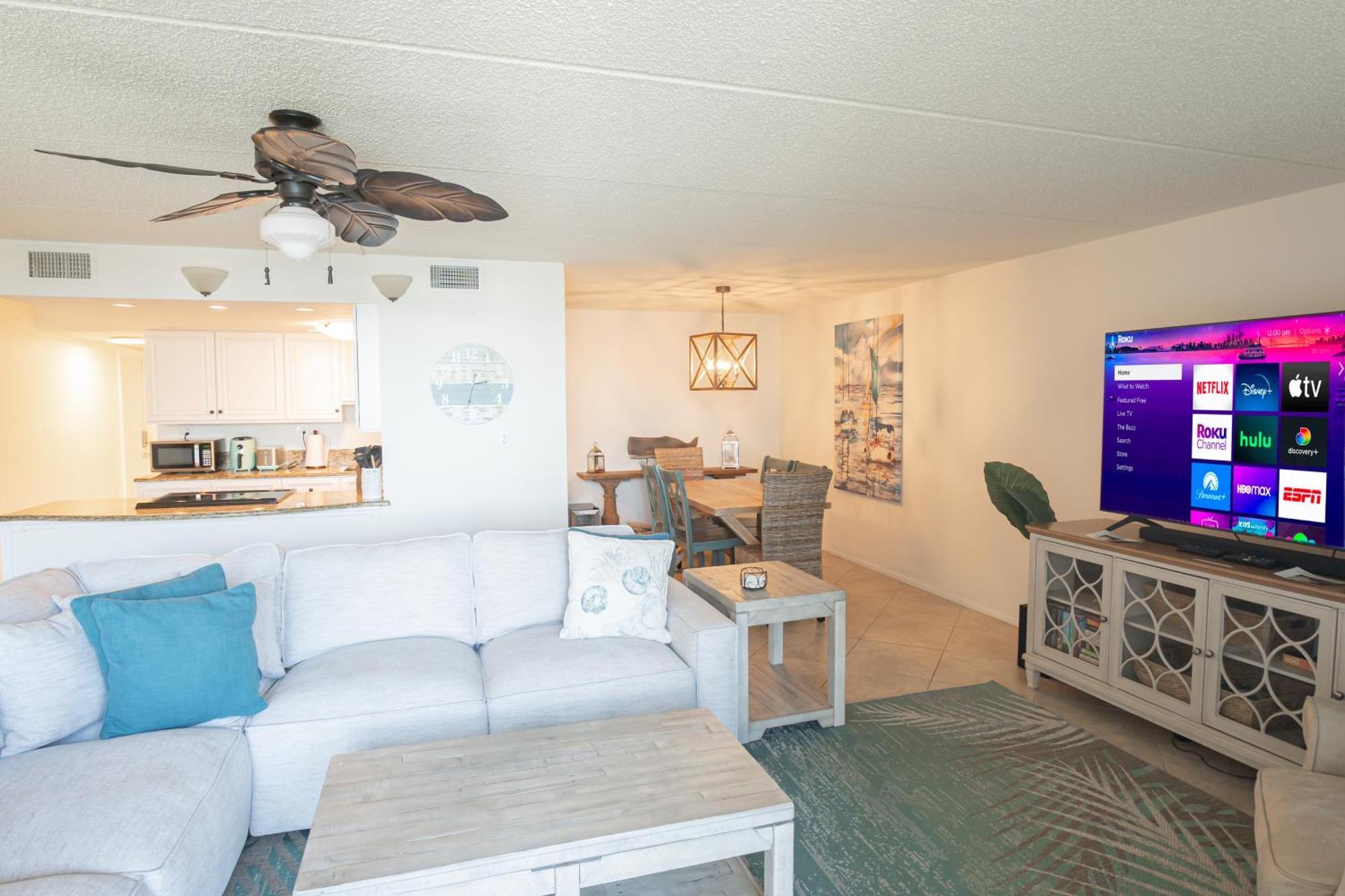Holiday home Coastal With Beachfront Views And Pool Access! *