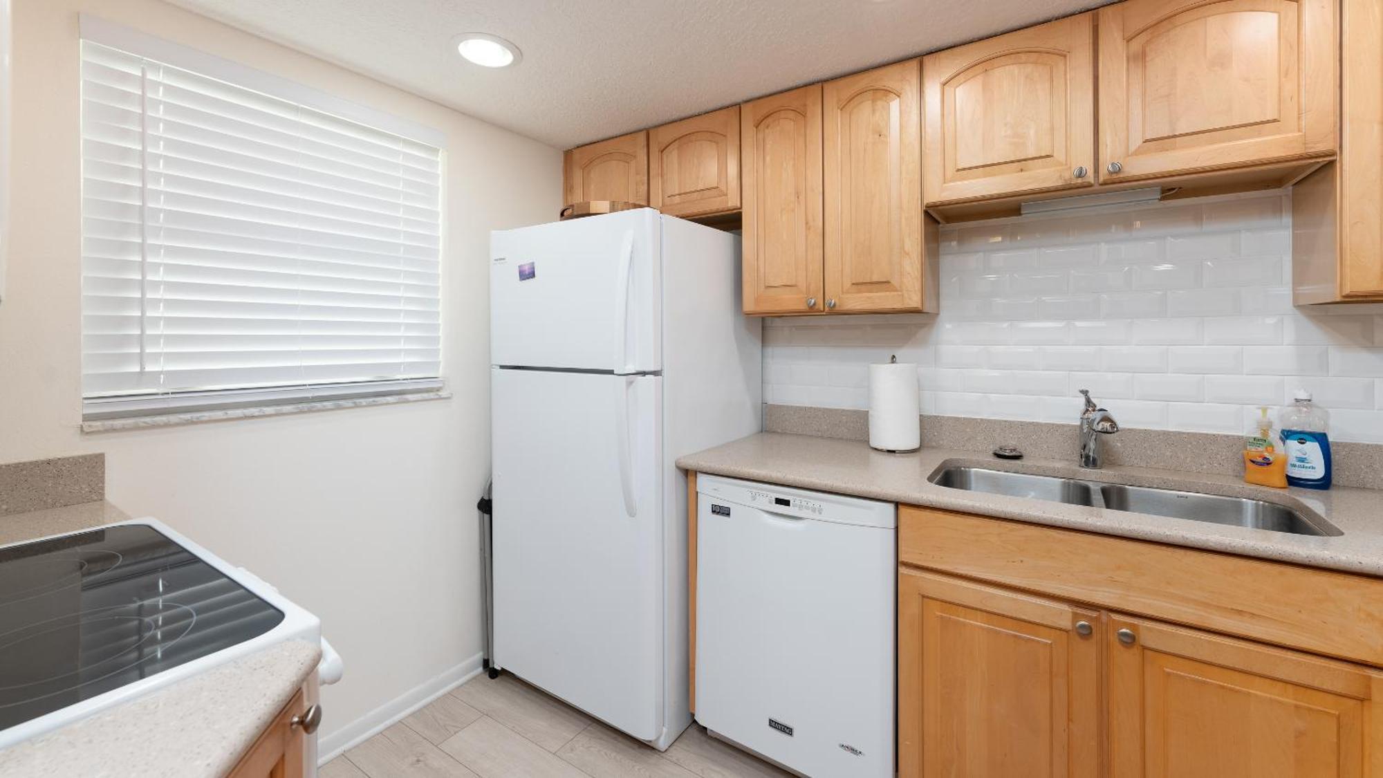 Direct Oceanfront Retreat With 2 Complex Pools! New Smyrna Beach