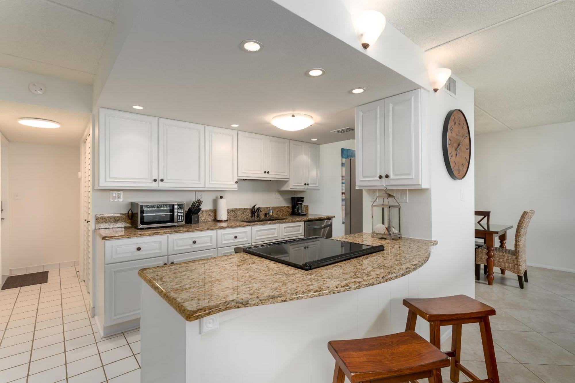 Coastal With Beachfront Views And Pool Access! New Smyrna Beach