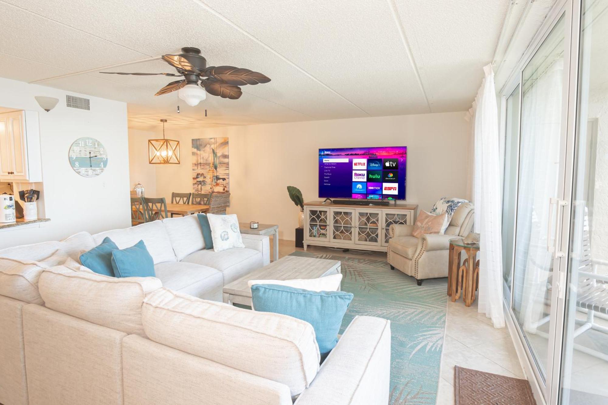 Holiday home Coastal With Beachfront Views And Pool Access! *