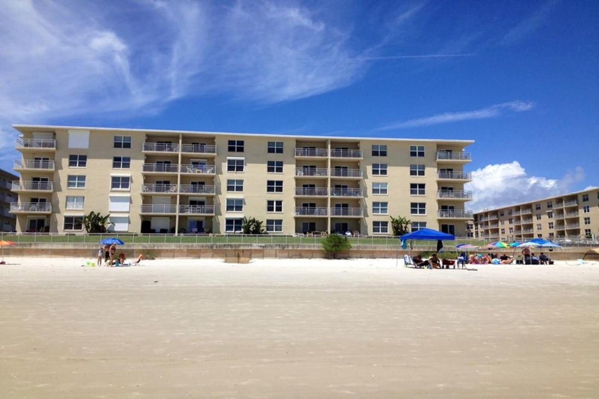 Holiday home Direct Oceanfront Retreat With 2 Complex Pools!