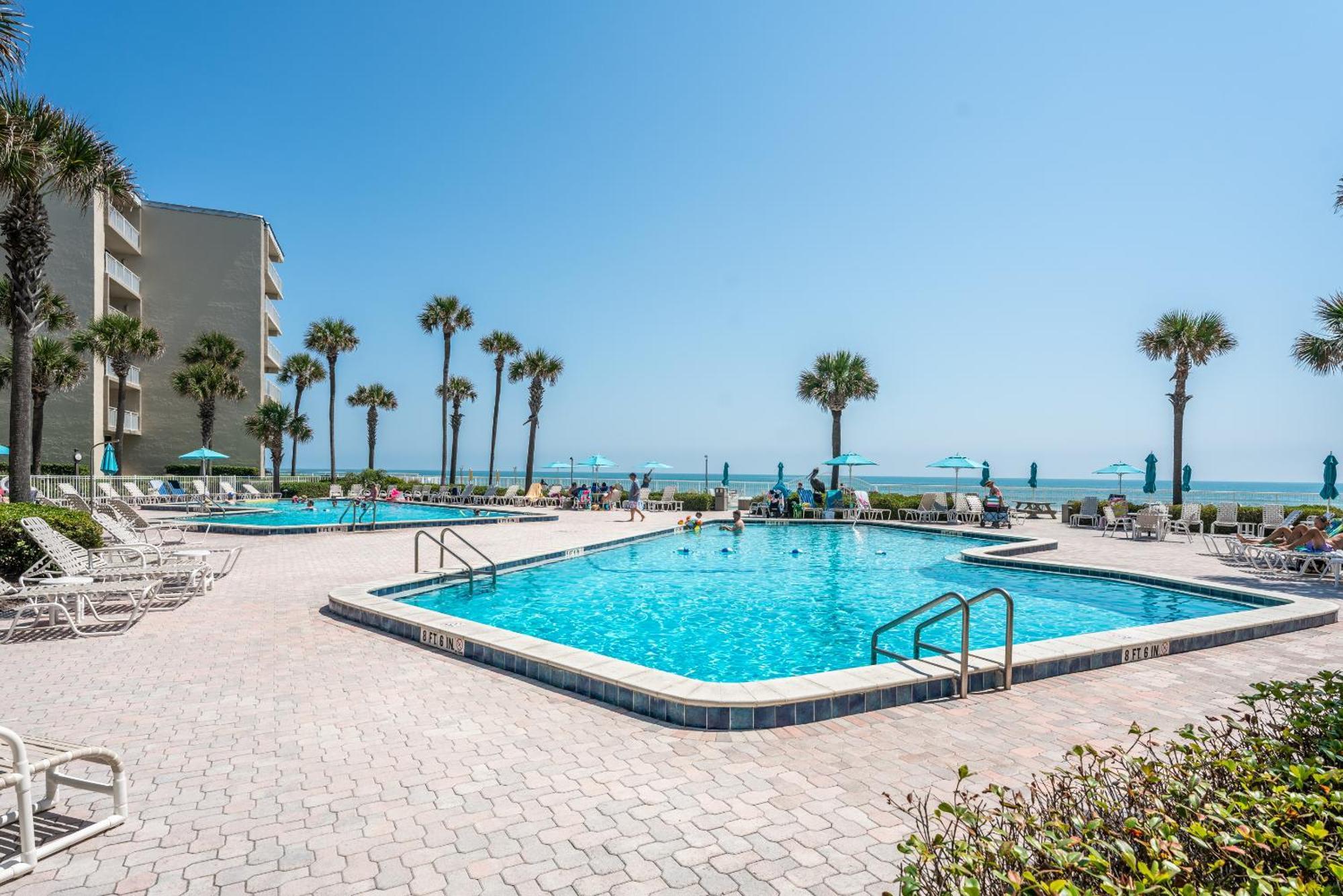 Holiday home Coastal With Beachfront Views And Pool Access! New Smyrna Beach