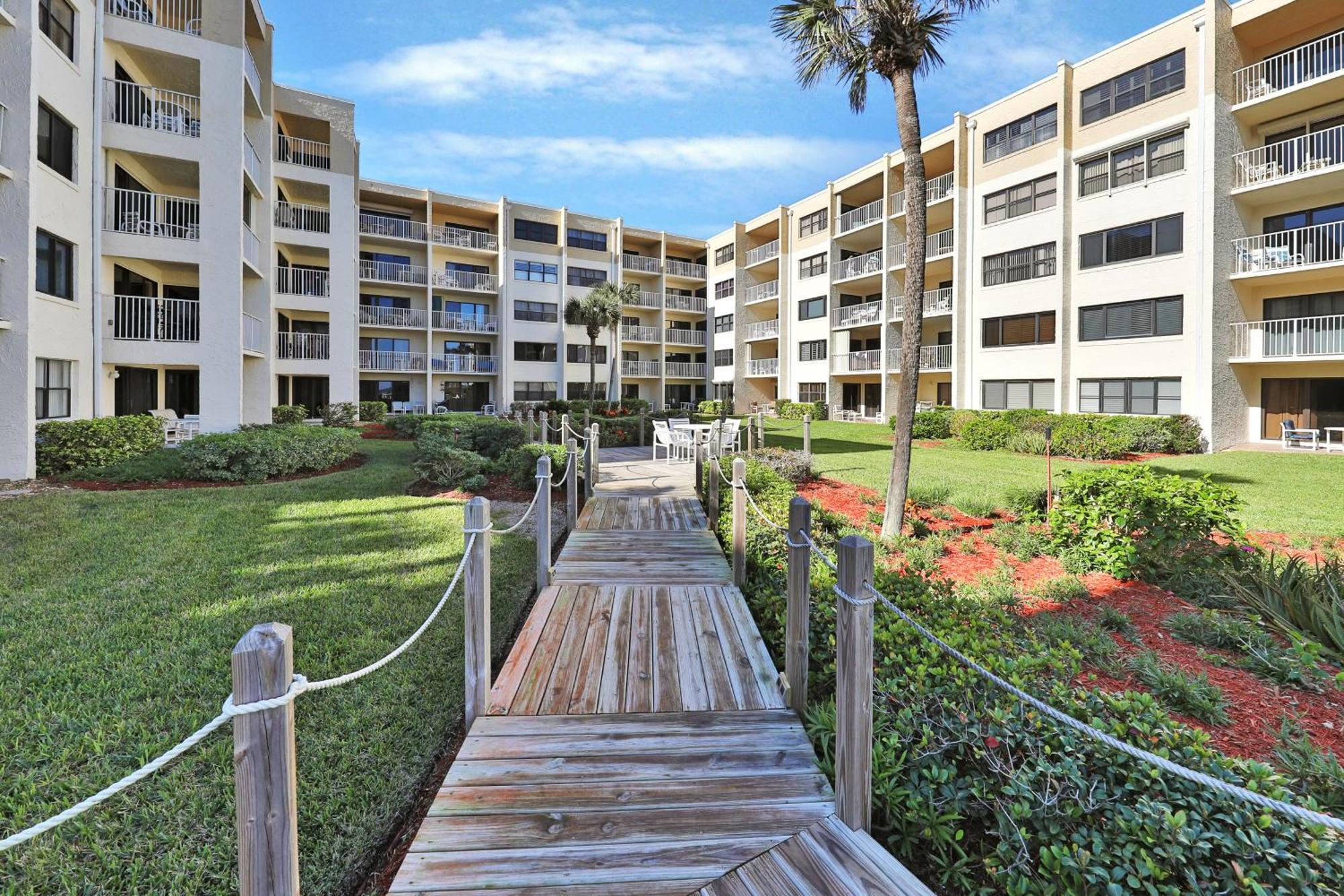 Castle Reef Apartment New Smyrna Beach