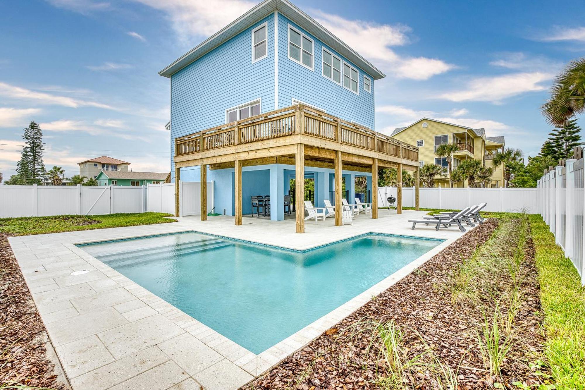 Holiday home Ocean River View Pool Close To Amenities 6635t