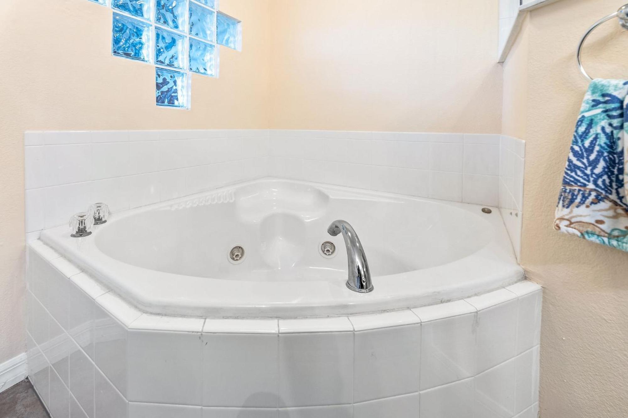 Coastal Bliss: Oceanwalk 9-301 With Sunset Views Amenities Apartment New Smyrna Beach