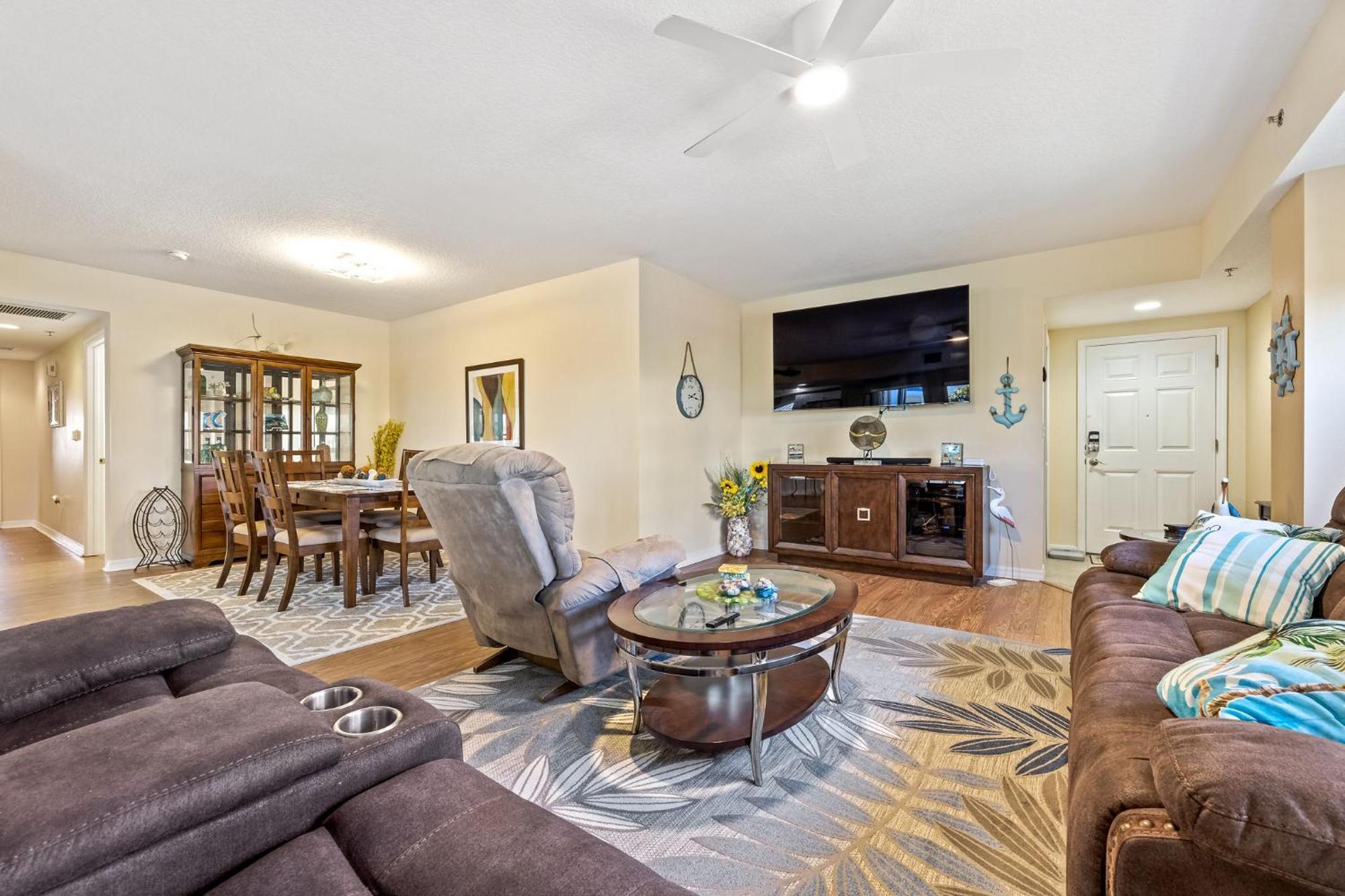 Coastal Bliss: Oceanwalk 9-301 With Sunset Views Amenities *