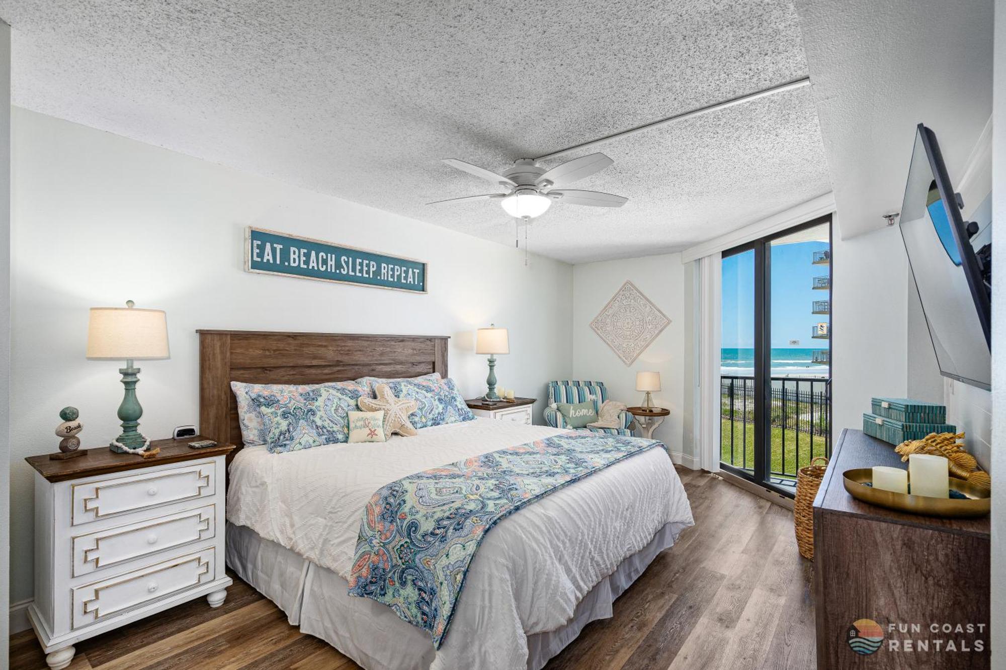 Ocean View Balcony Just Steps To The With Pool, Parking And Wi-fi! New Smyrna Beach
