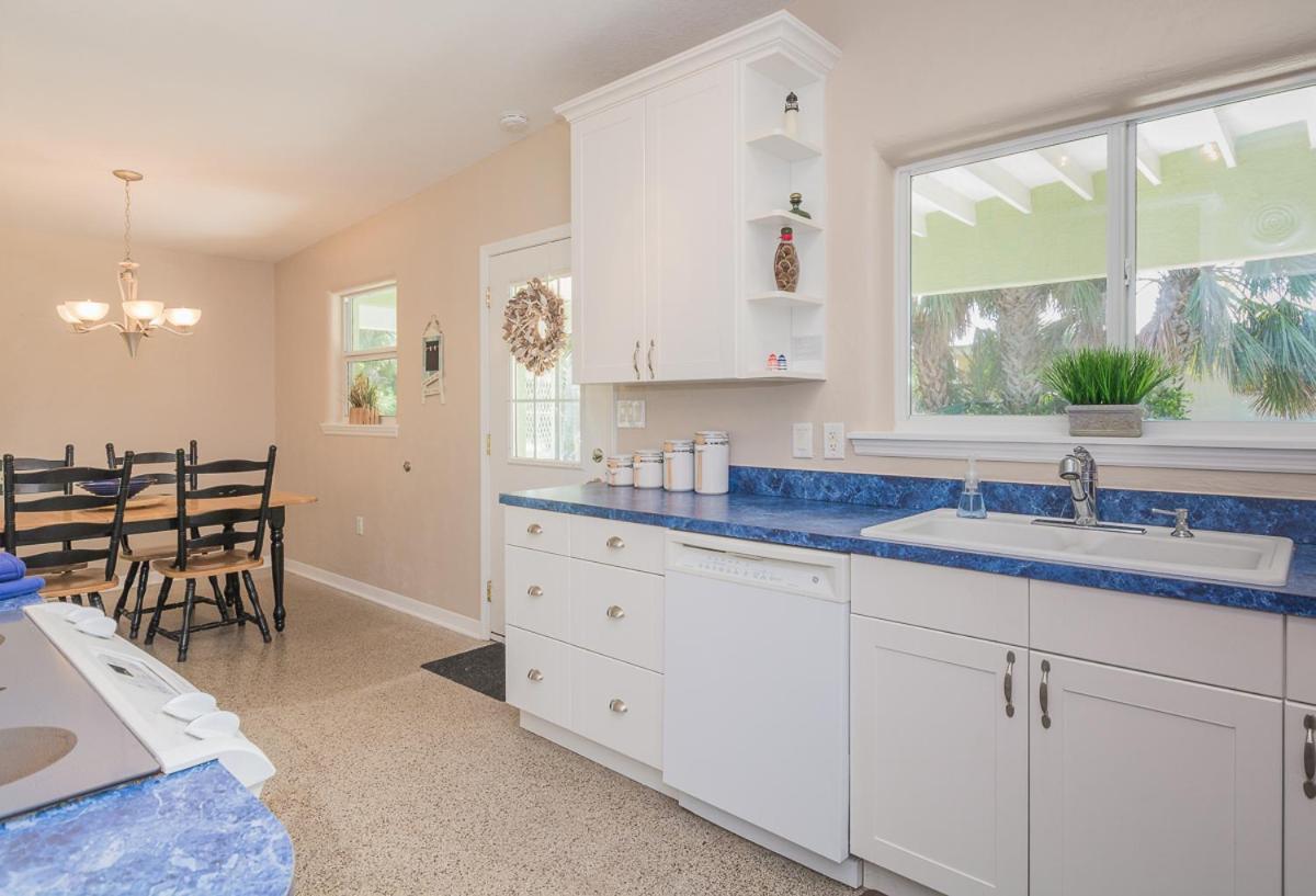 North Beauty - Lovely Across The Street From The Beach. 1814b Holiday home *