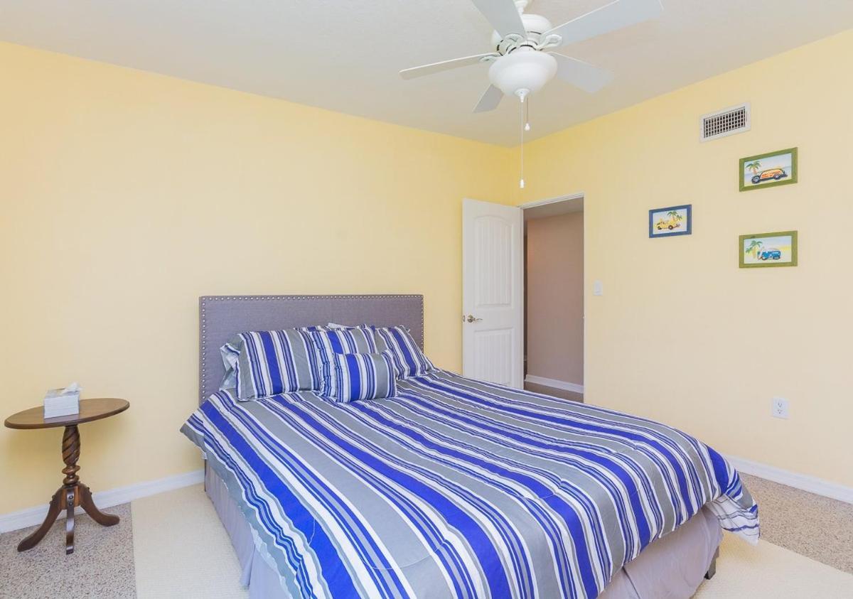 North Beauty - Lovely Across The Street From The Beach. 1814b