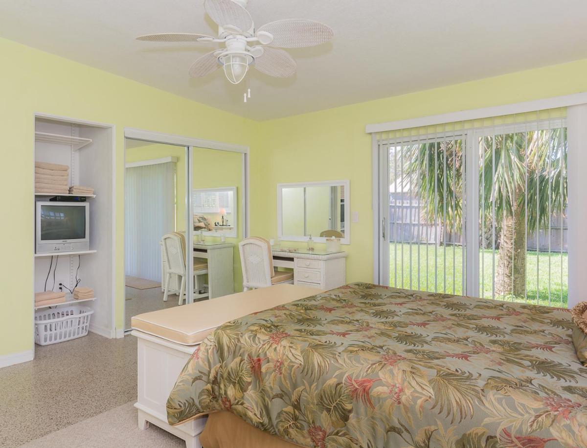 North Beauty - Lovely Across The Street From The Beach. 1814b New Smyrna Beach