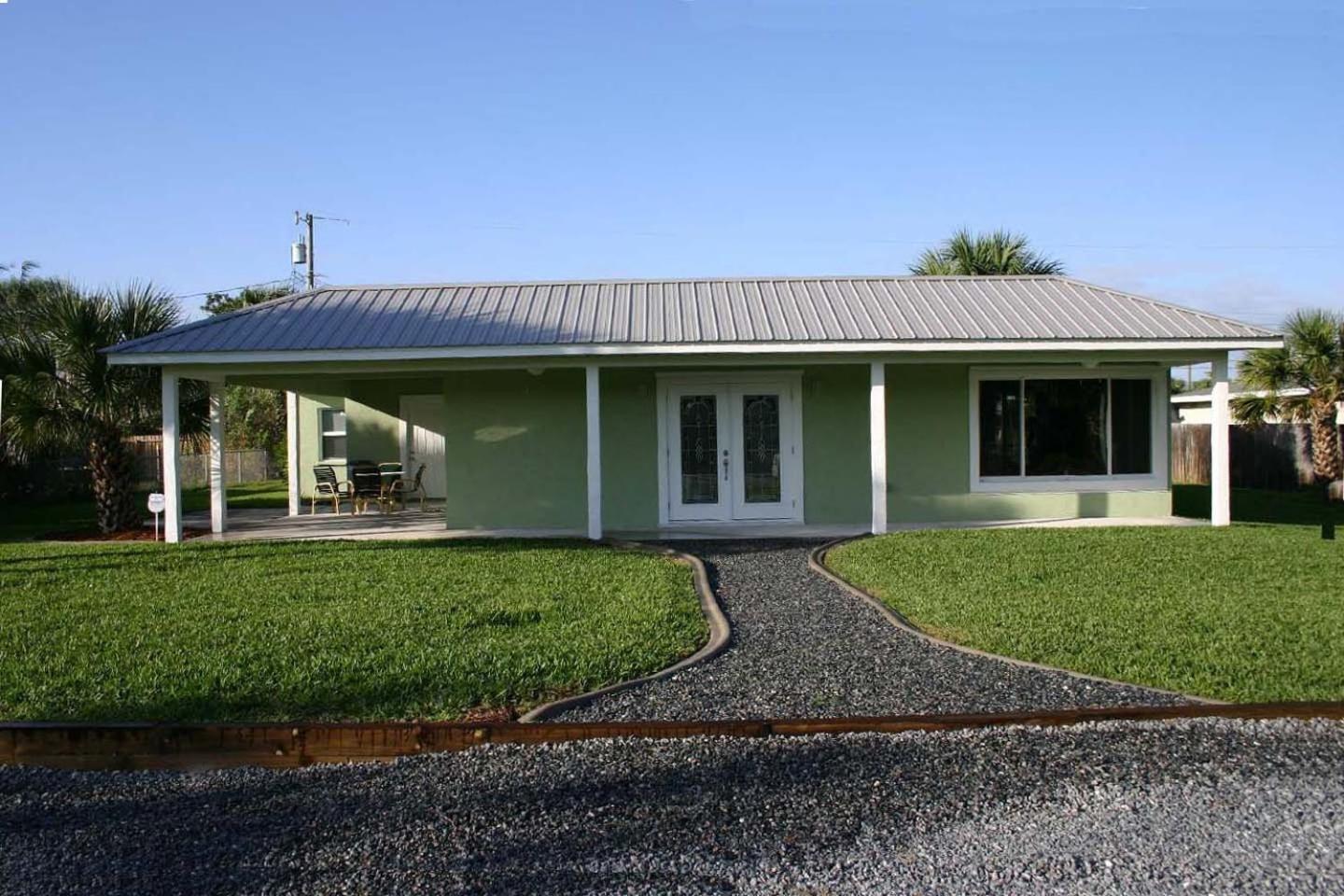 North Beauty - Lovely Across The Street From The Beach. 1814b * New Smyrna Beach